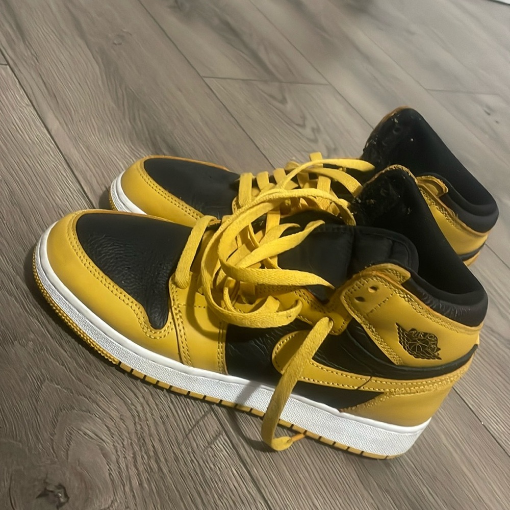 Air Jordan 1 retro high OG yellow